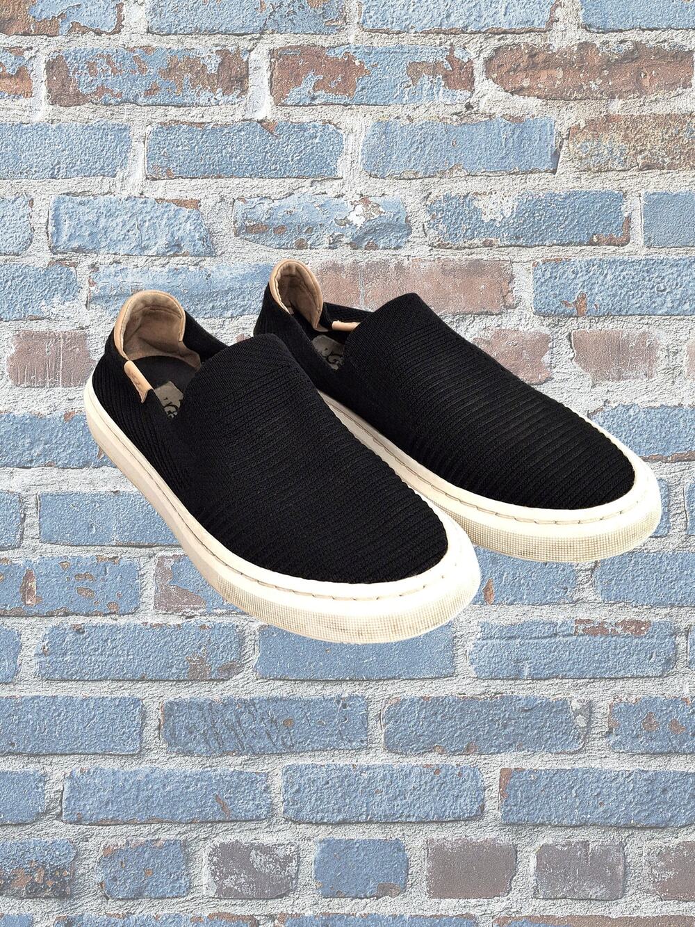 UGG Slip on Black Tennis Boat Shoes Size 6.5 Comfort Shoes